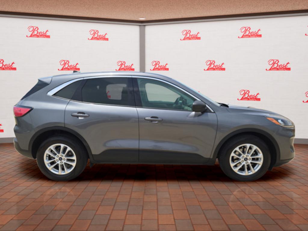 2022 Ford Escape - $18,500
