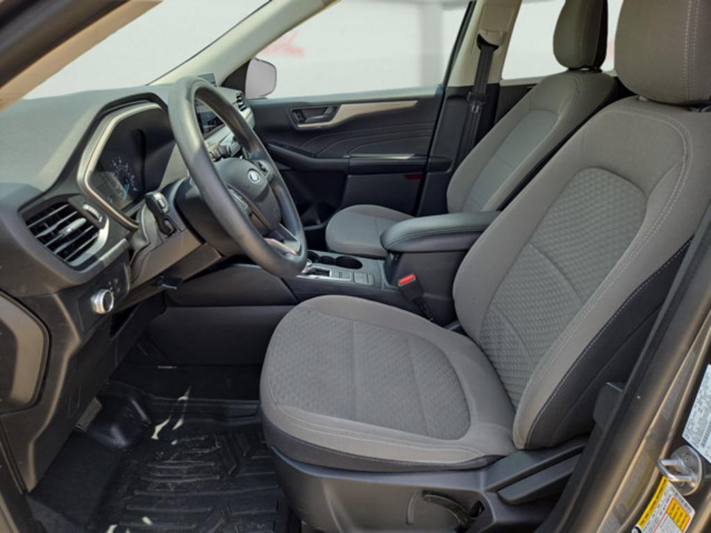 2022 Ford Escape - $18,500