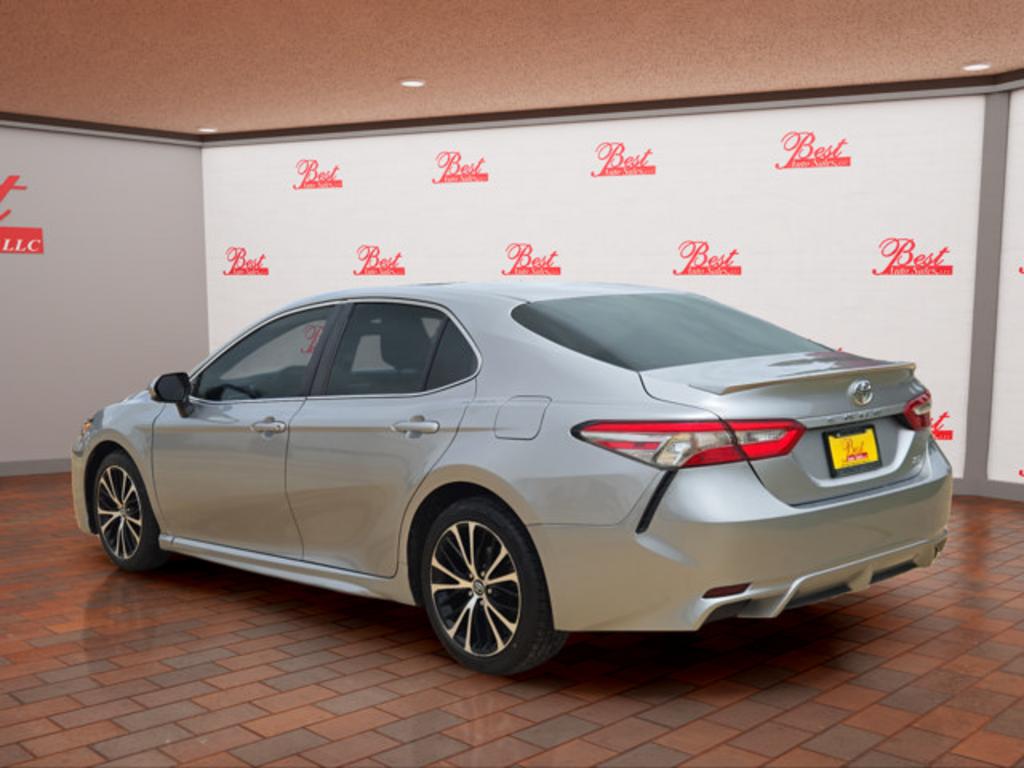2018 Toyota Camry - $20,500