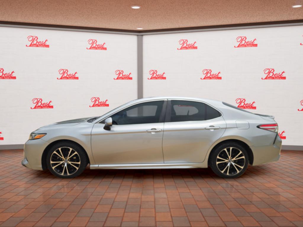 2018 Toyota Camry - $20,500