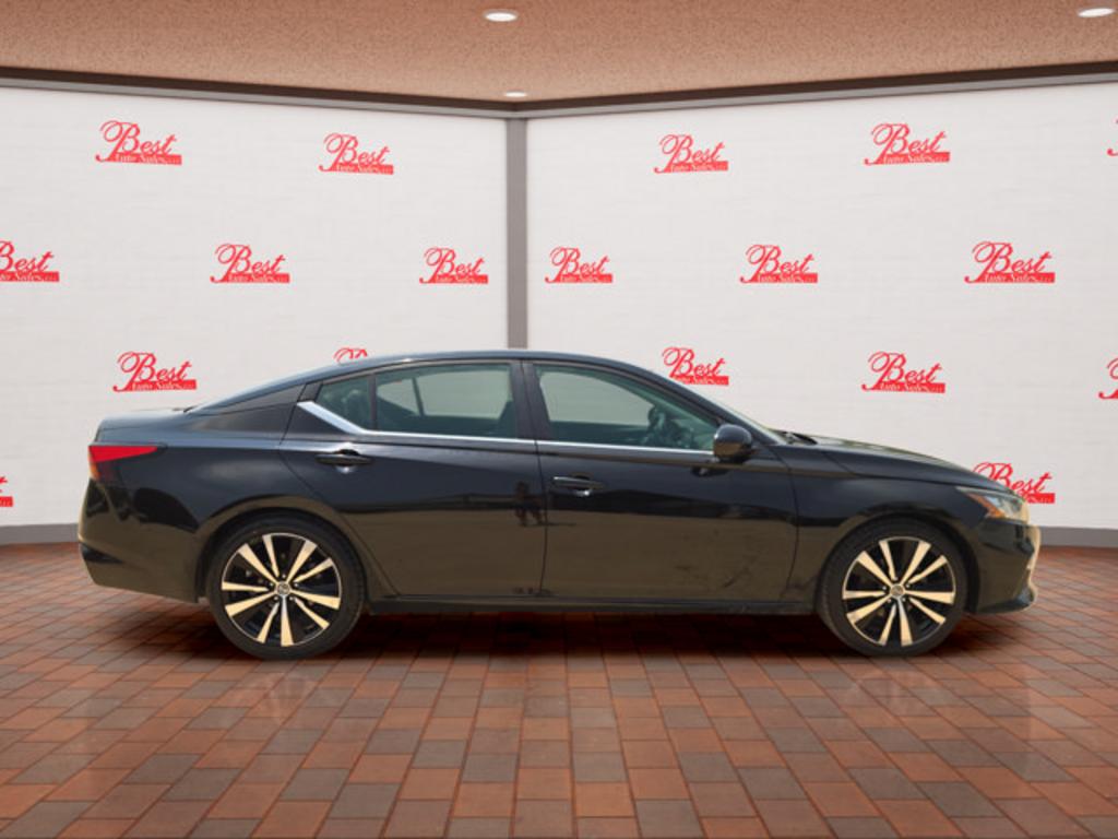 2019 Nissan Altima - $17,999