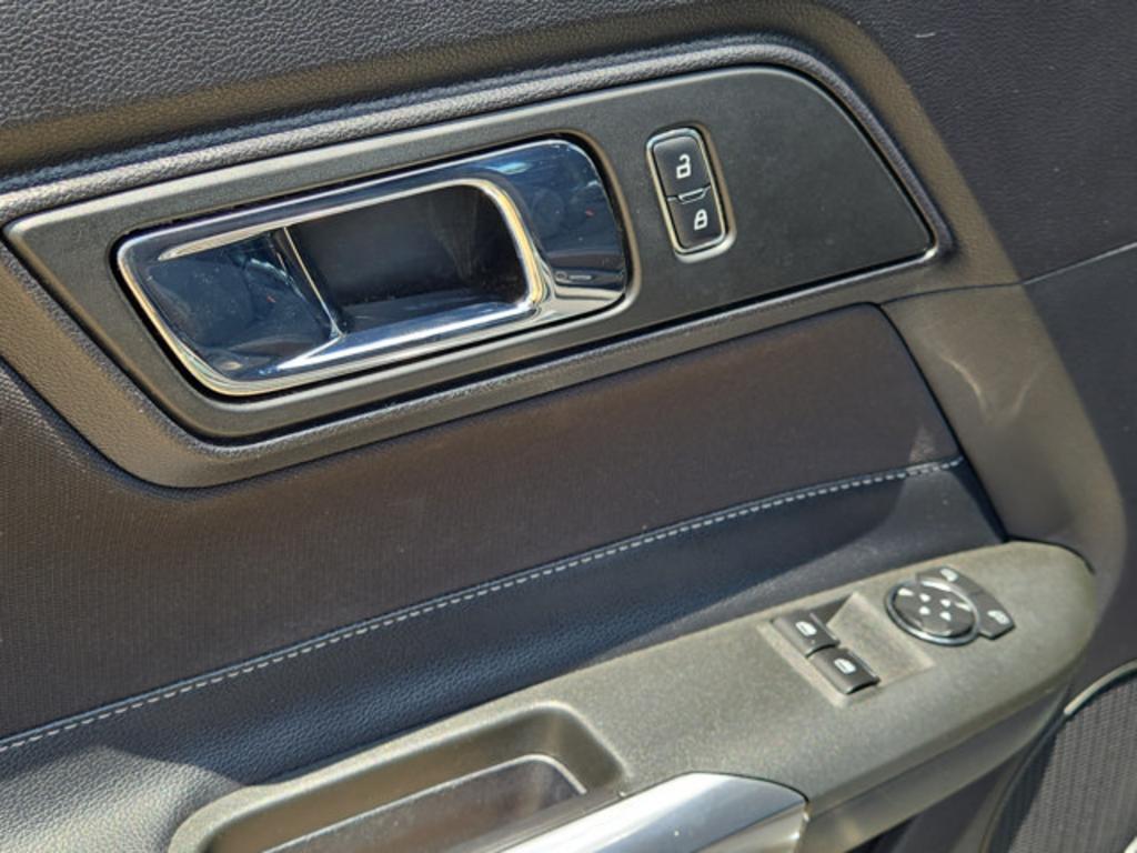 2016 Ford Mustang - $16,999