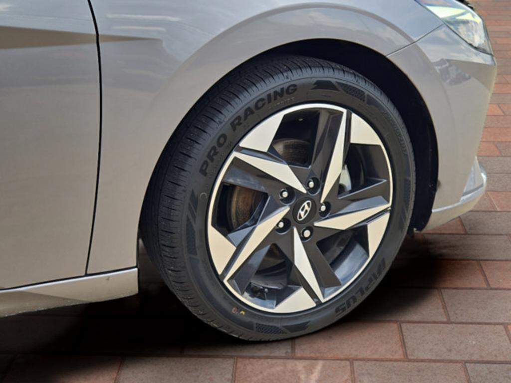 2023 Hyundai Elantra - $22,999