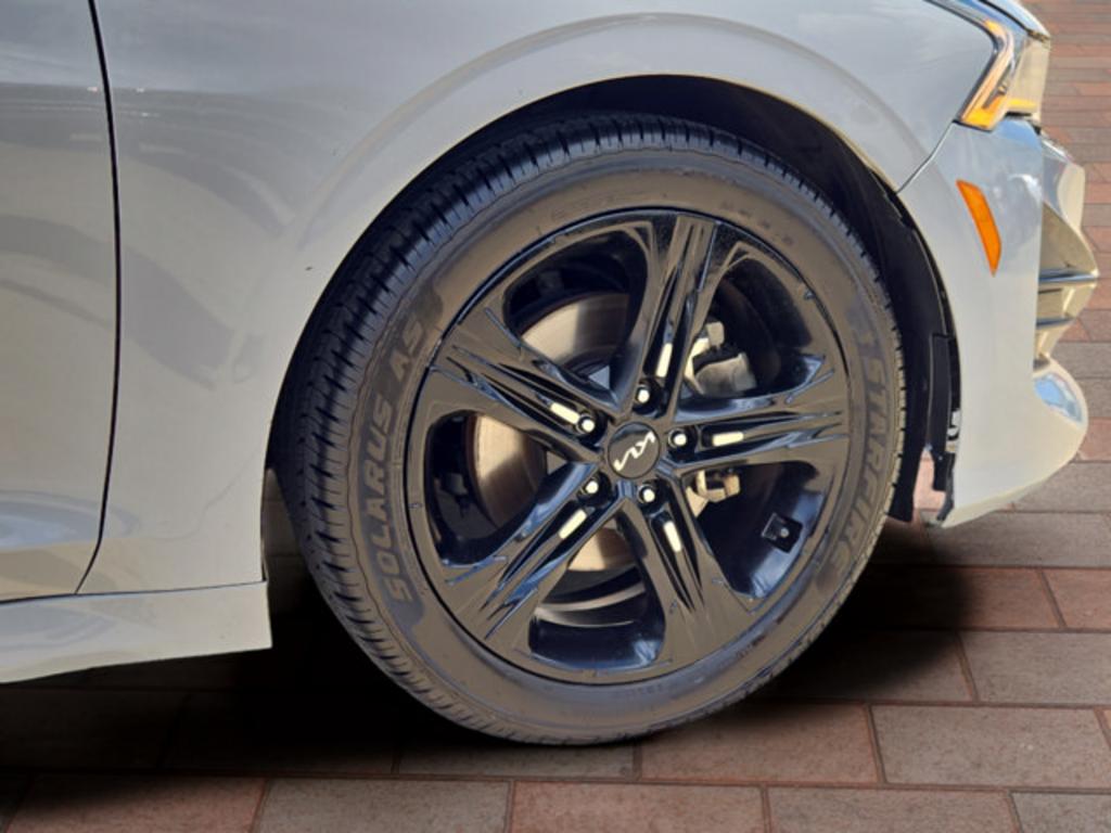 2023 Kia K5 - $23,999