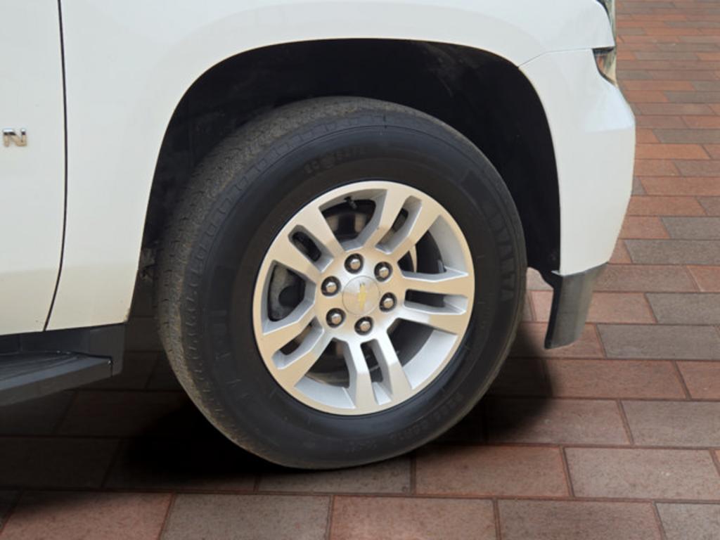 2018 Chevrolet Suburban - $22,999