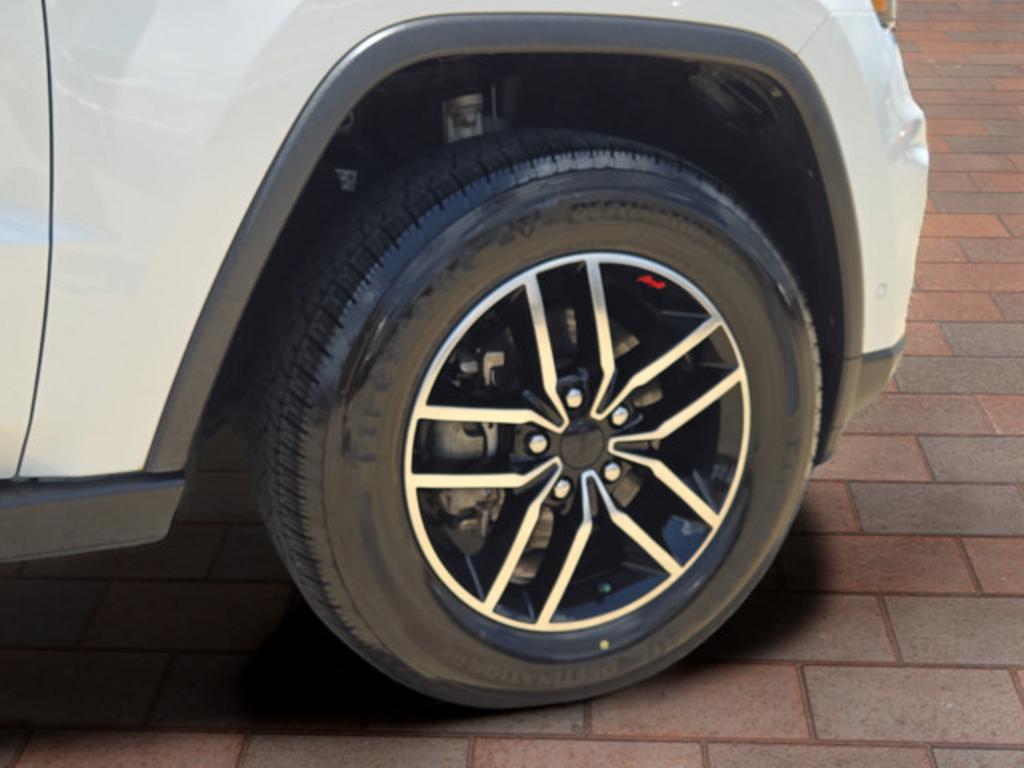 2019 Jeep Cherokee - $22,999