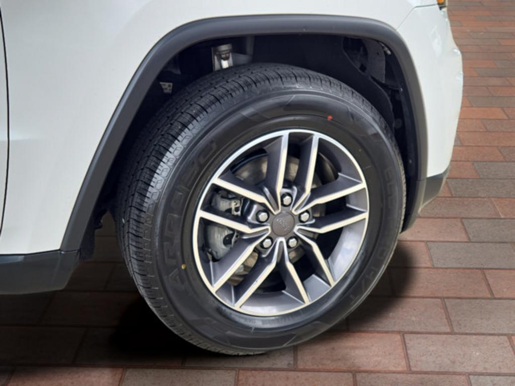 2019 Jeep Cherokee - $17,999
