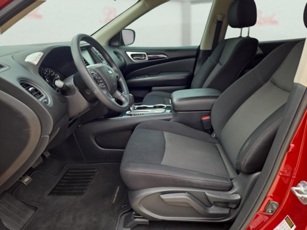 2018 Nissan Pathfinder - $14,999
