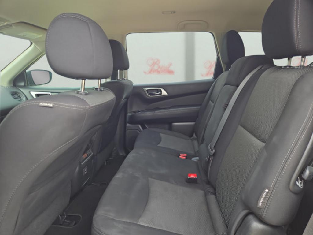 2018 Nissan Pathfinder - $14,999
