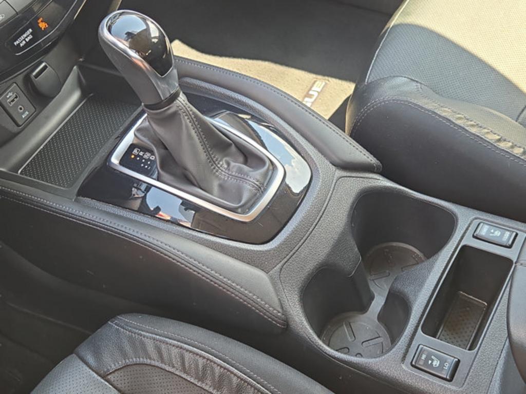 2017 Nissan Rogue - $16,999
