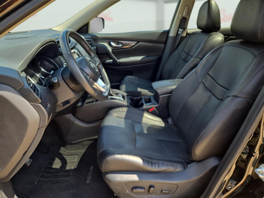 2017 Nissan Rogue - $16,999