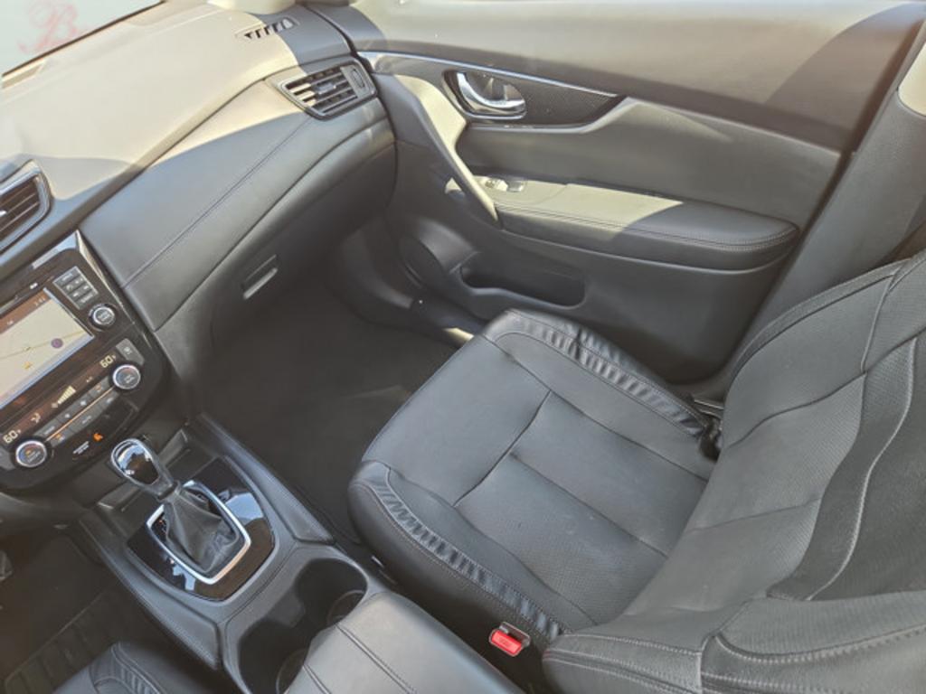 2017 Nissan Rogue - $16,999