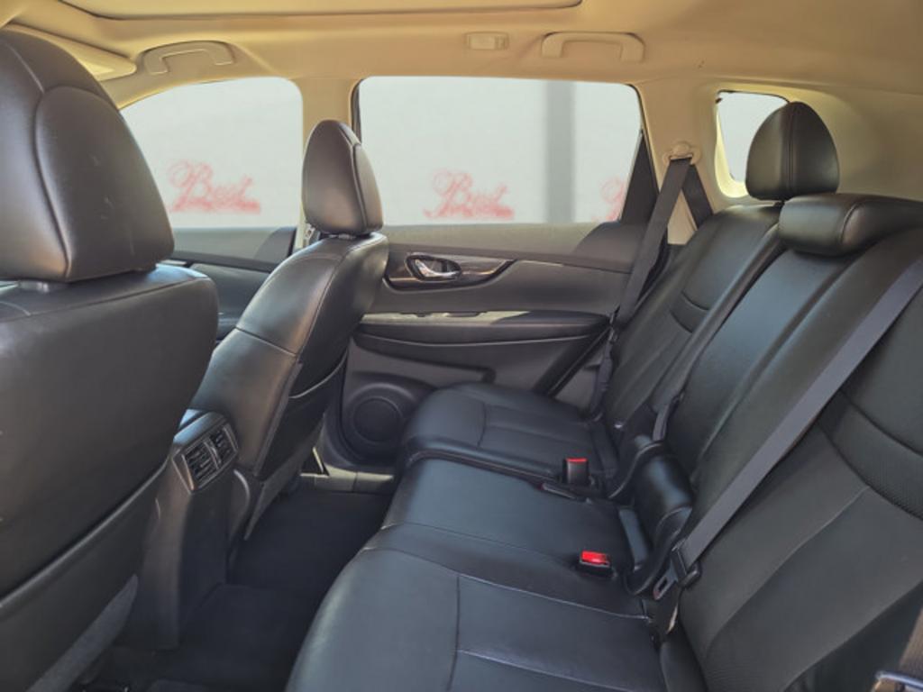2017 Nissan Rogue - $16,999