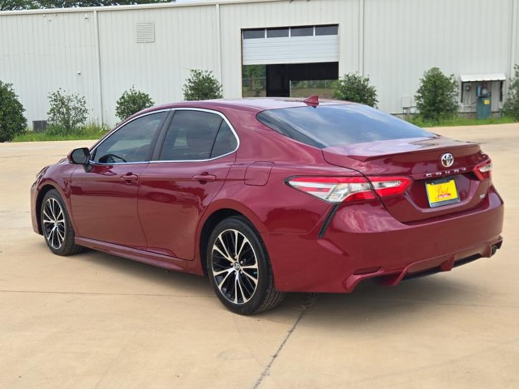 2018 Toyota Camry - $21,999
