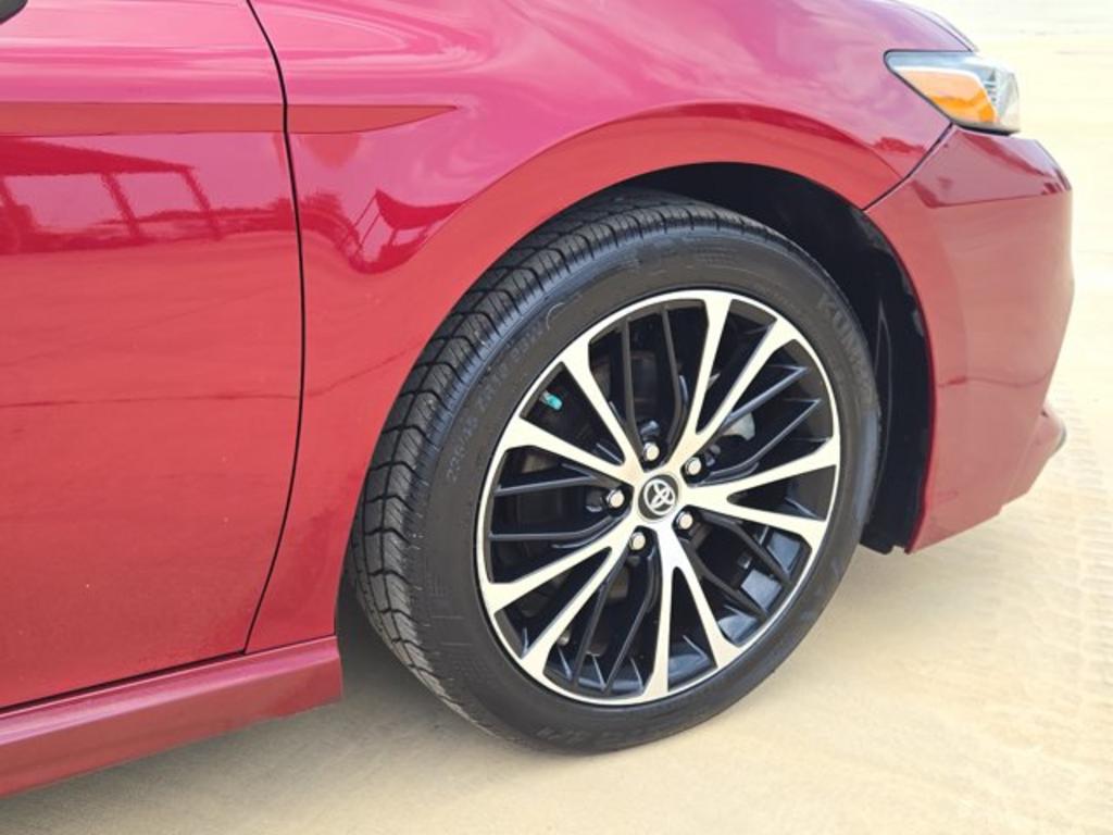 2018 Toyota Camry - $21,999