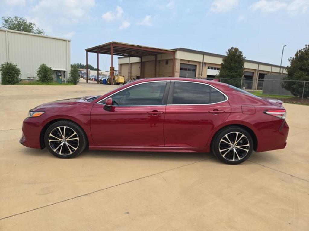 2018 Toyota Camry - $21,999