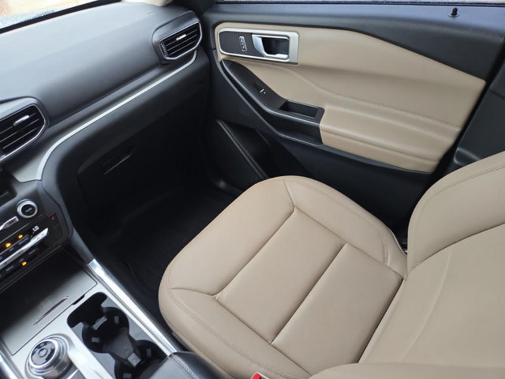 2020 Ford Explorer - $18,500