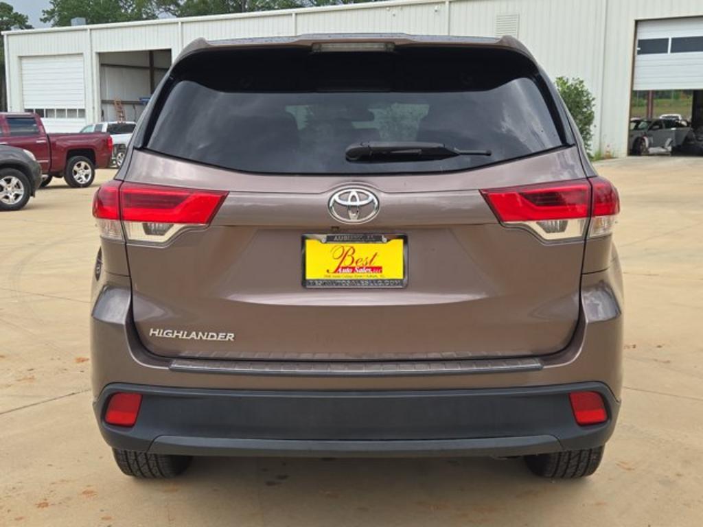 2017 Toyota Highlander - $21,999