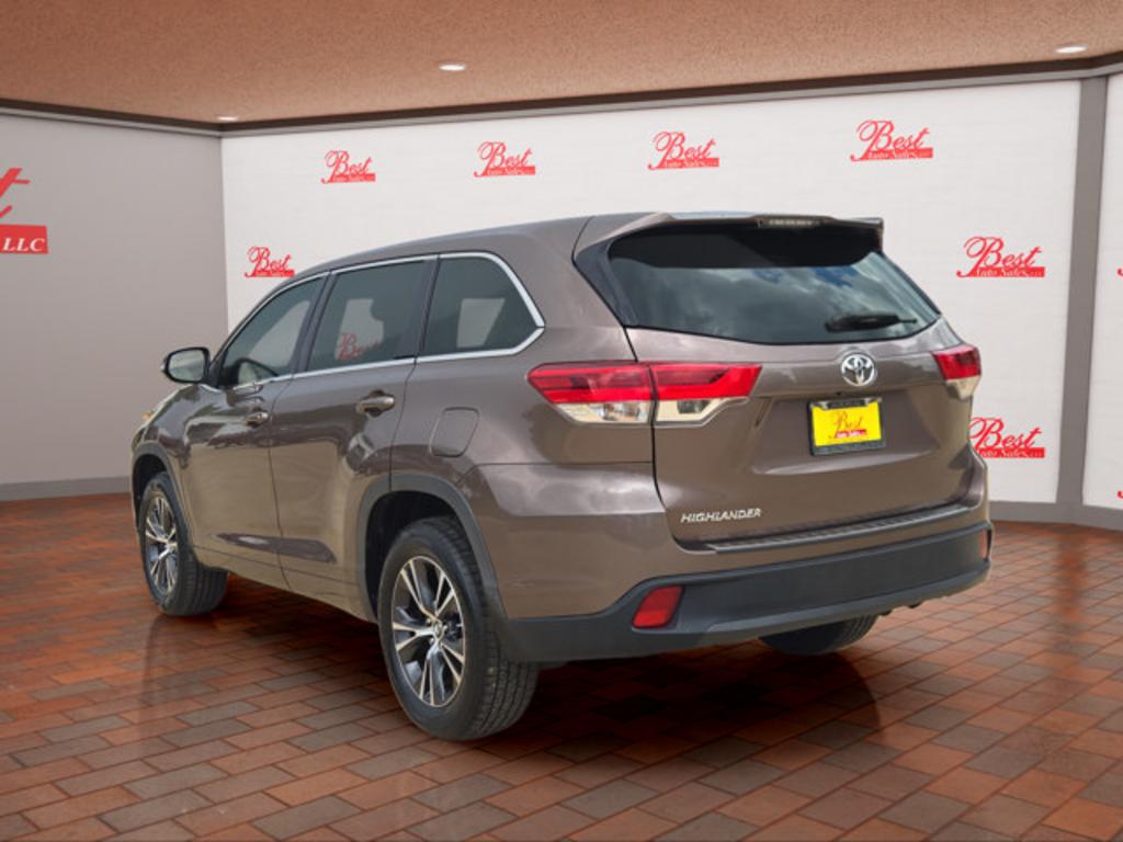 2017 Toyota Highlander - $21,999
