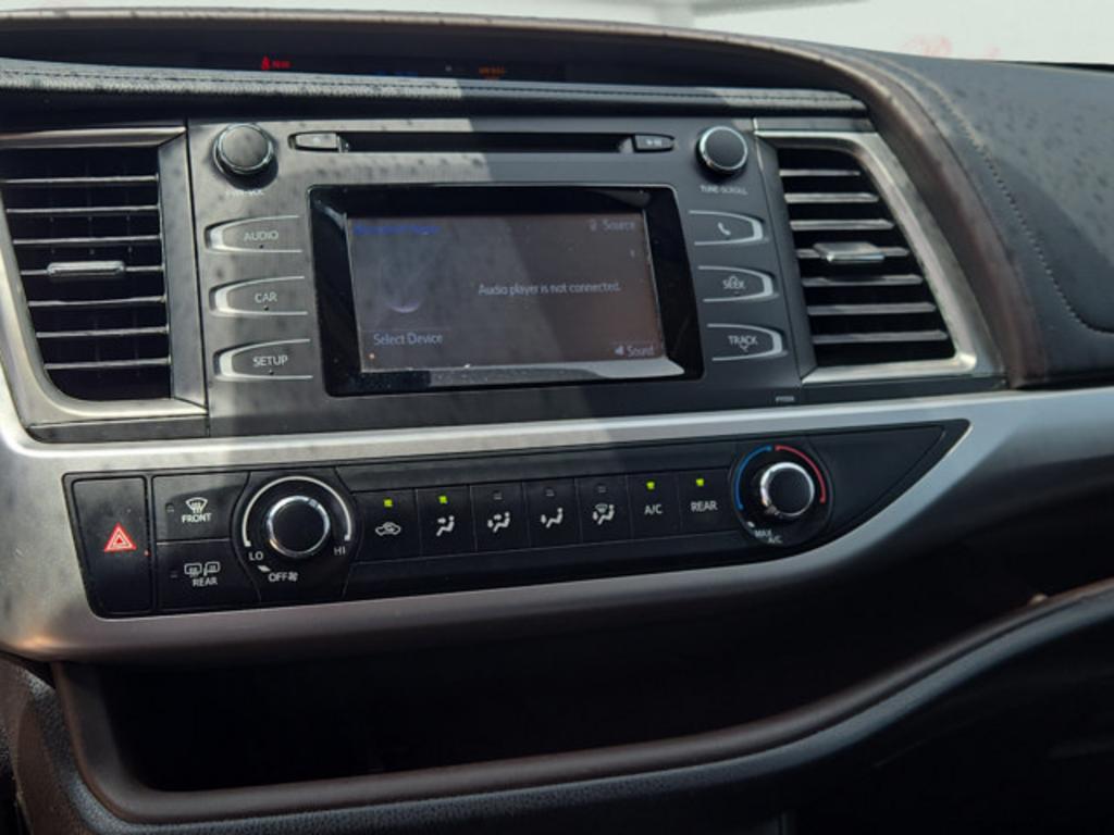 2017 Toyota Highlander - $21,999