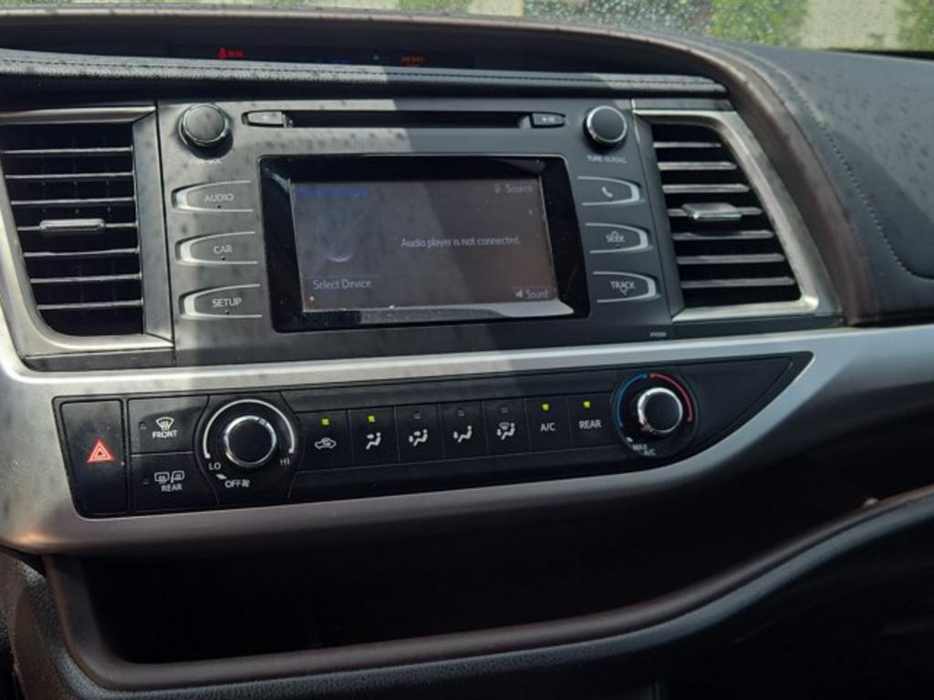 2017 Toyota Highlander - $21,999