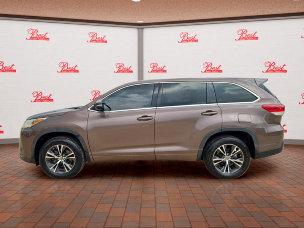 2017 Toyota Highlander - $21,999