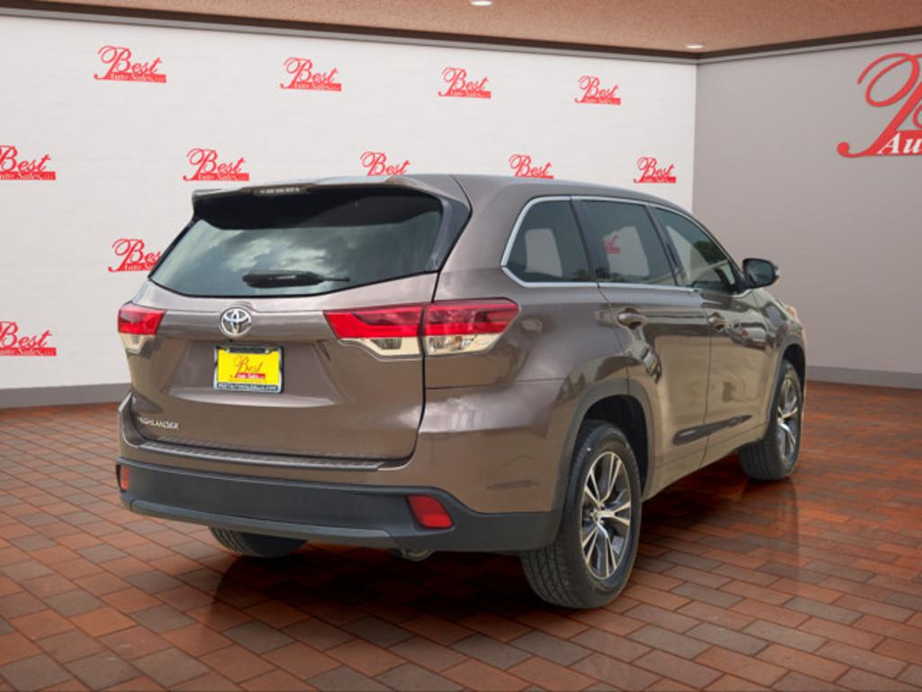 2017 Toyota Highlander - $21,999