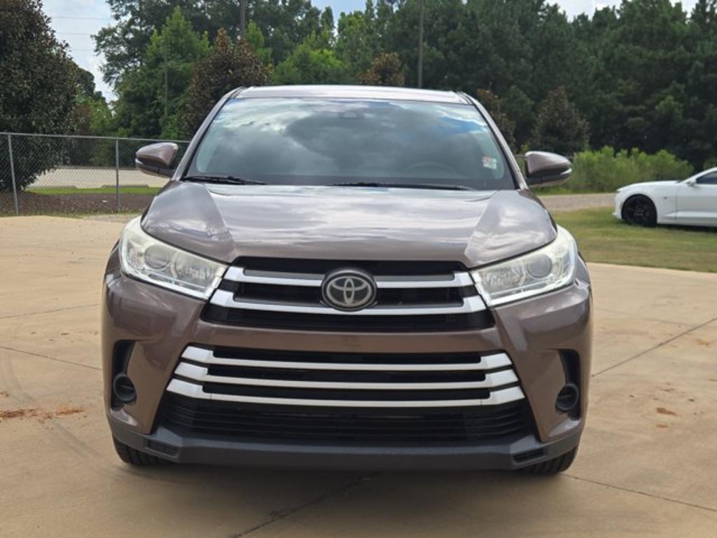 2017 Toyota Highlander - $21,999