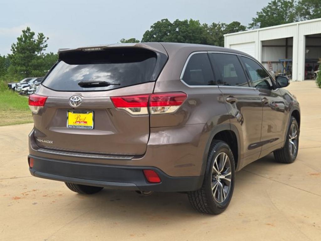 2017 Toyota Highlander - $21,999