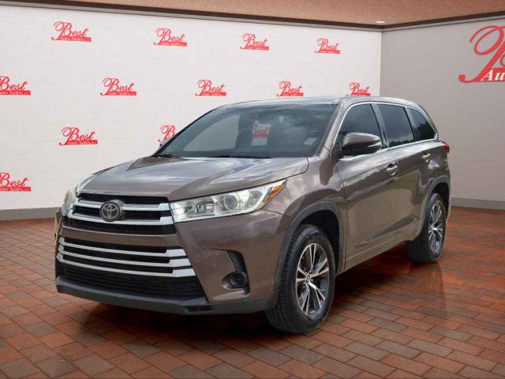 2017 Toyota Highlander - $21,999