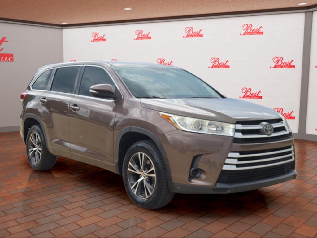 2017 Toyota Highlander - $21,999