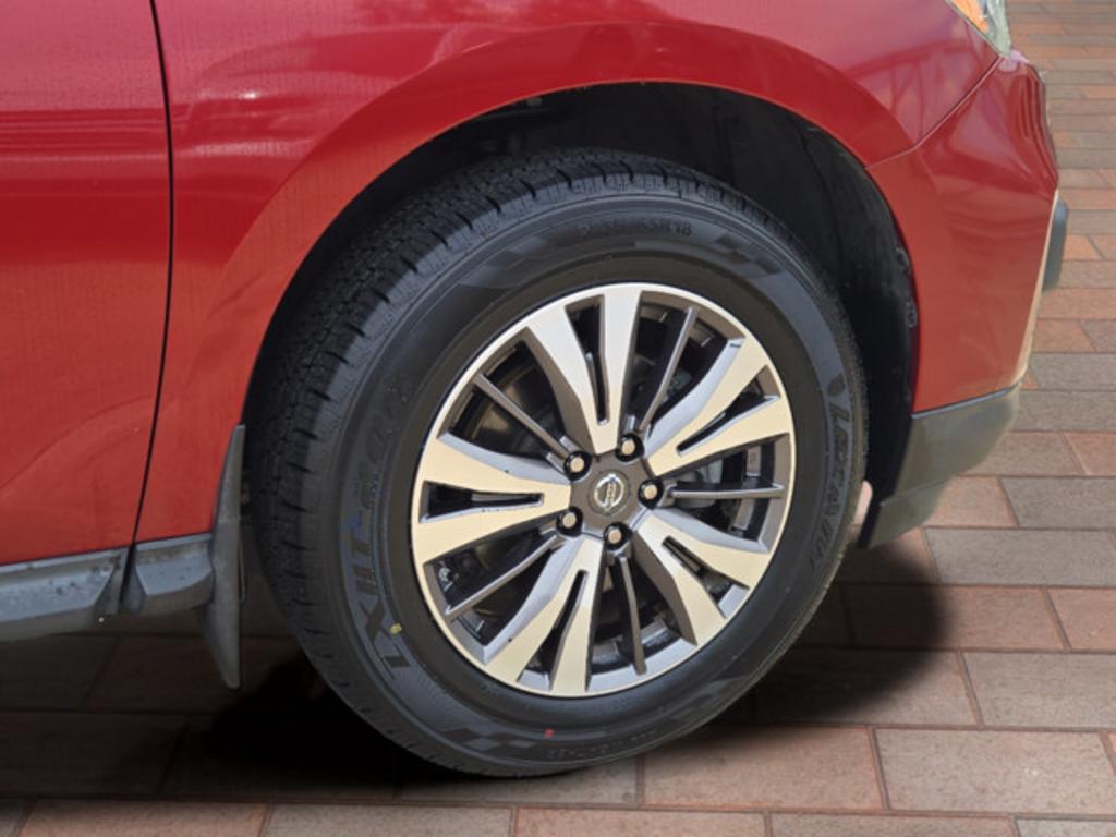 2017 Nissan Pathfinder - $14,999