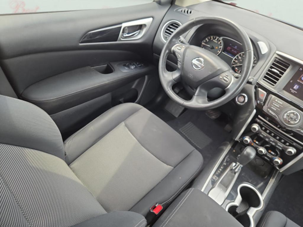 2017 Nissan Pathfinder - $14,999