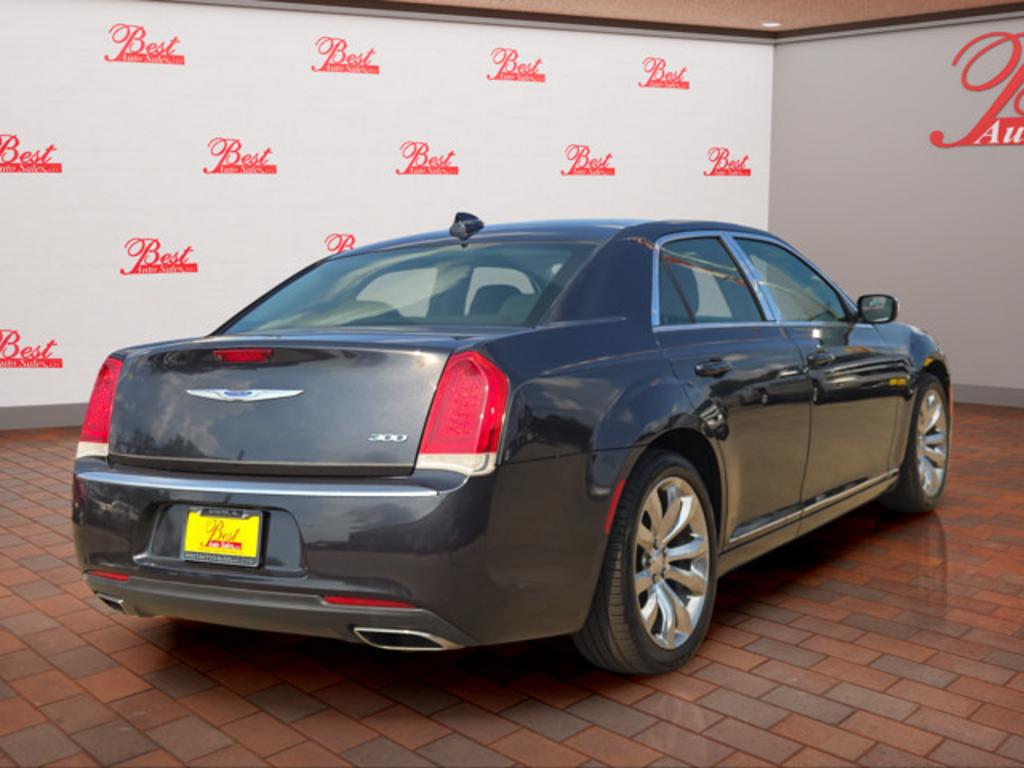 2018 Chrysler 300 - $18,999