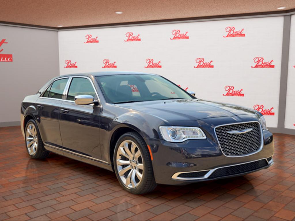 2018 Chrysler 300 - $18,999