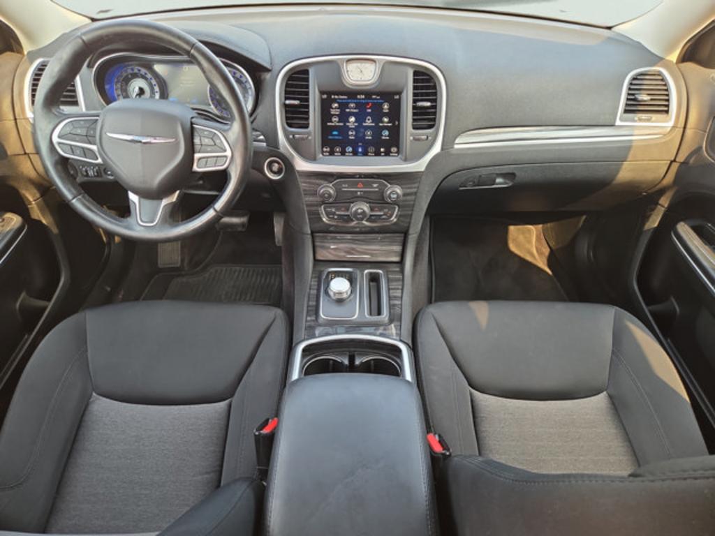 2018 Chrysler 300 - $18,999