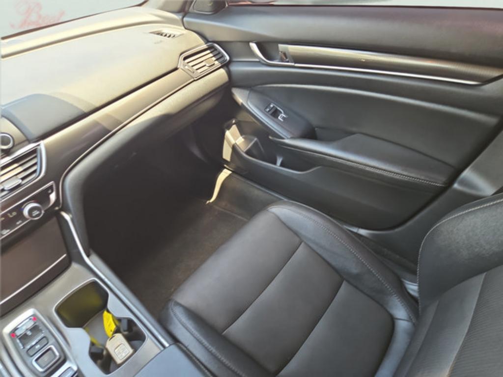 2019 Honda Accord - $20,999