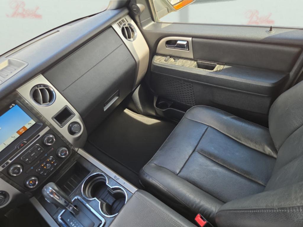 2017 Ford Expedition - $8,999