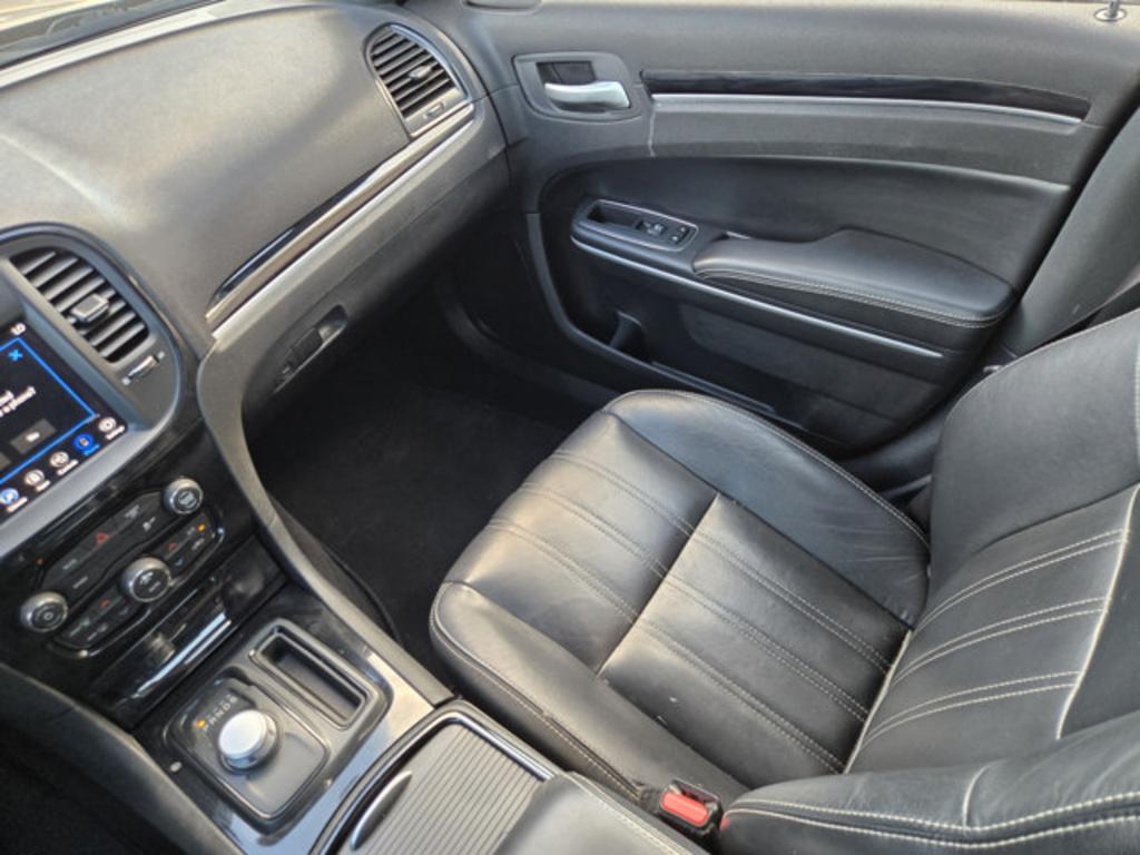 2019 Chrysler 300 - $18,999