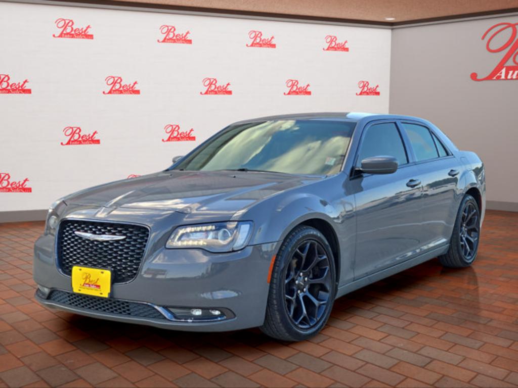 2019 Chrysler 300 - $18,999