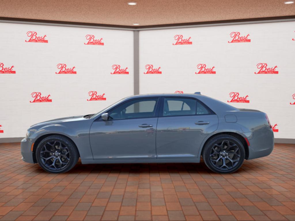 2019 Chrysler 300 - $18,999