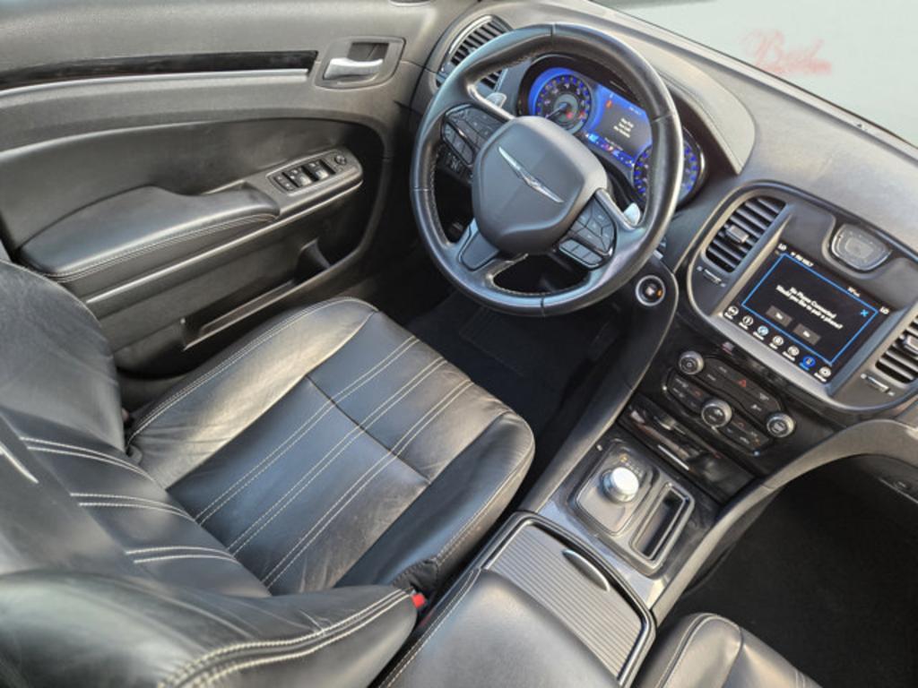 2019 Chrysler 300 - $18,999