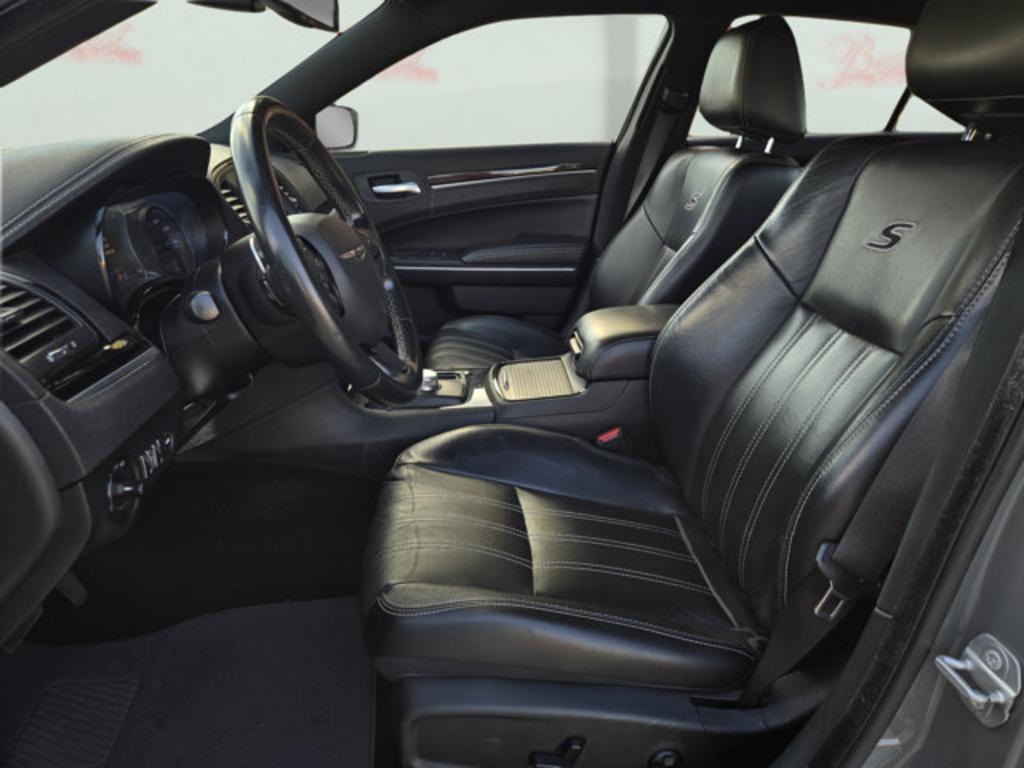2019 Chrysler 300 - $18,999