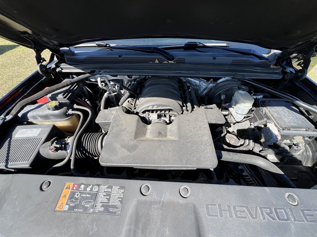 2017 Chevrolet Suburban 1500 LT photo