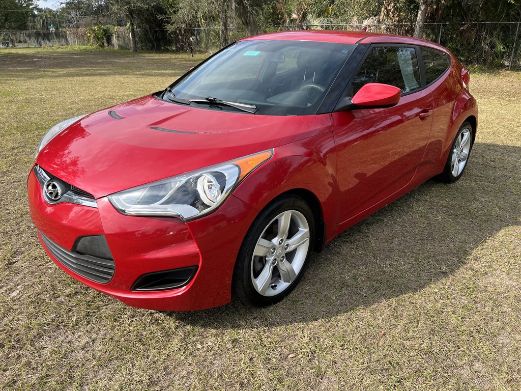 The 2015 Hyundai Veloster photos