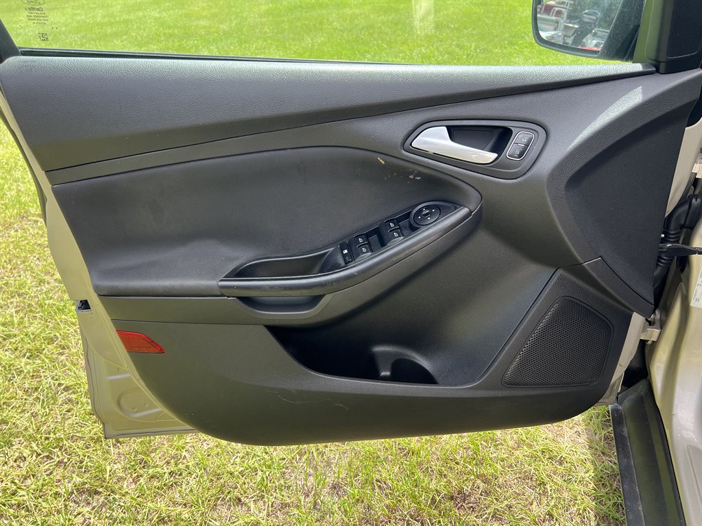 2018 Ford Focus SE photo
