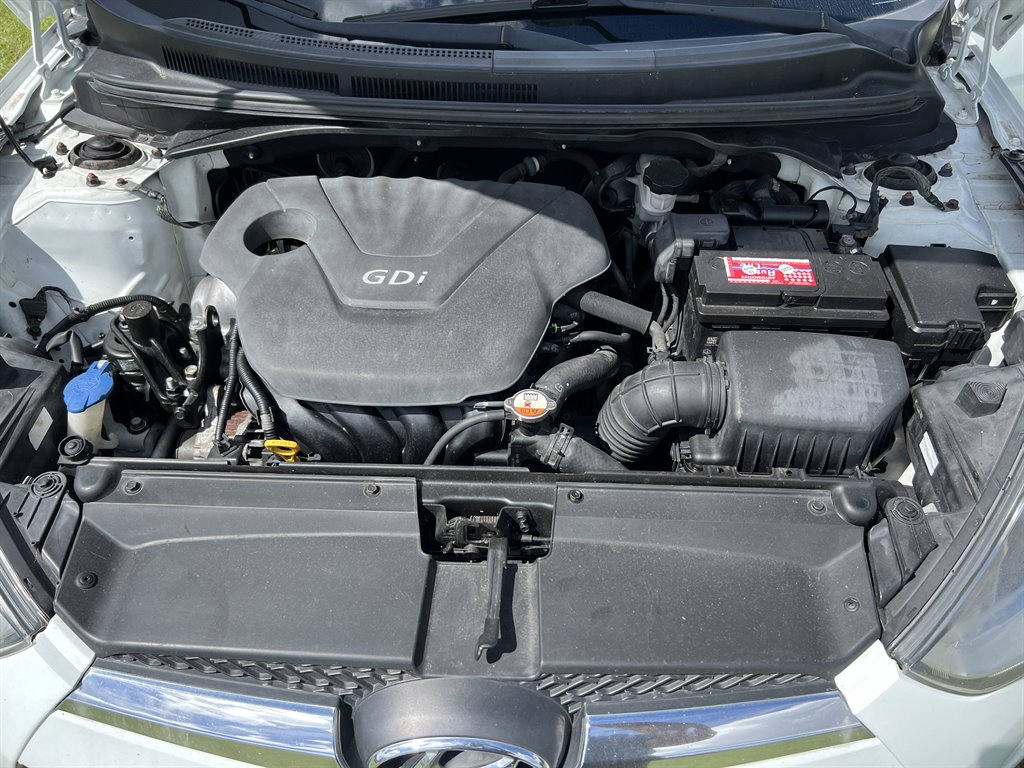 2013 Hyundai Veloster photo