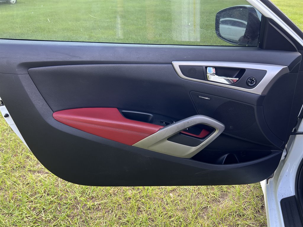 2013 Hyundai Veloster photo