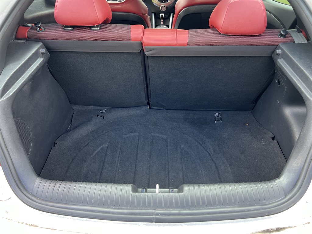 2013 Hyundai Veloster photo