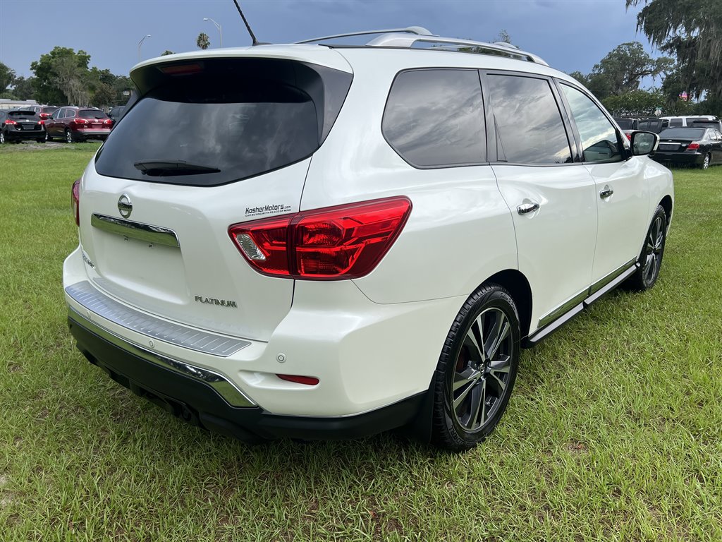2017 Nissan Pathfinder - $11,995